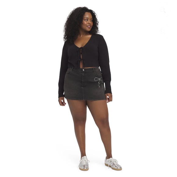 Women's Denim Mini Skirt With Rhinestones Size 12 - Picture 3 of 8